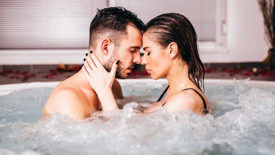 Jacuzzi Fuck - Is it safe to have sex in a pool or hot tub? | Porn Dude â€“ Blog