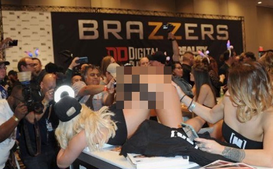 AVN awards 2018 12 dfghf 1 blurred tmp